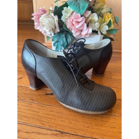 John Fluevog Women's Flagstad SHOES 9 (500 - Picture 1 of 11
